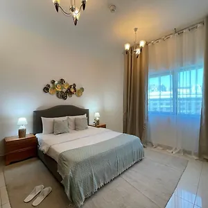  Holiday home Away From - Barsha Heights
